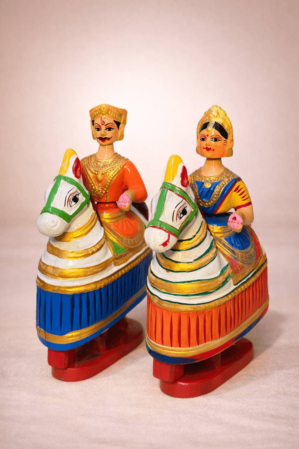 Royal Horse Rider Dolls – King & Queen view 3